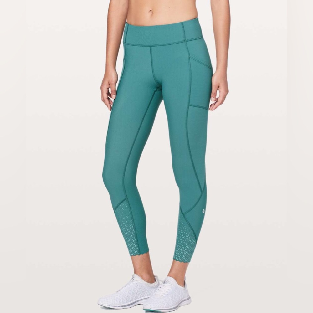 Lululemon Tight Stuff scalloped hem Tight II 25"
Deep Cove